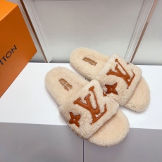 Louis Vuitton Slippers